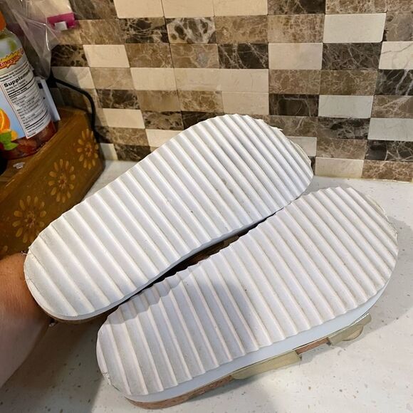 Divided Sandals   - Picture 4 of 5